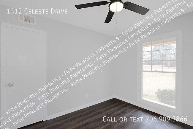 Building Photo - 1312 Celeste Dr