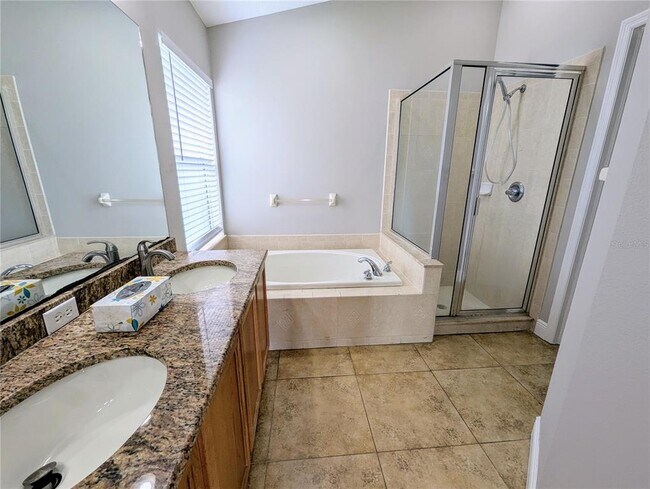 Building Photo - 15524 Lake Bella Vista Dr
