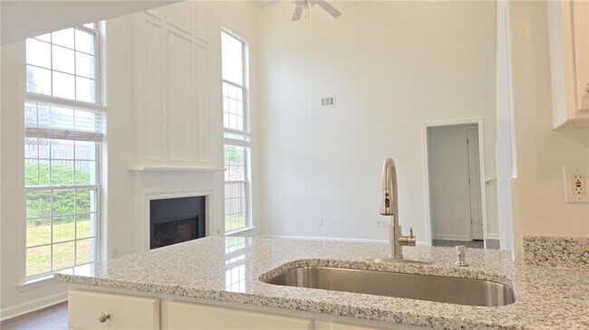 Building Photo - 4010 Ridgefair Dr