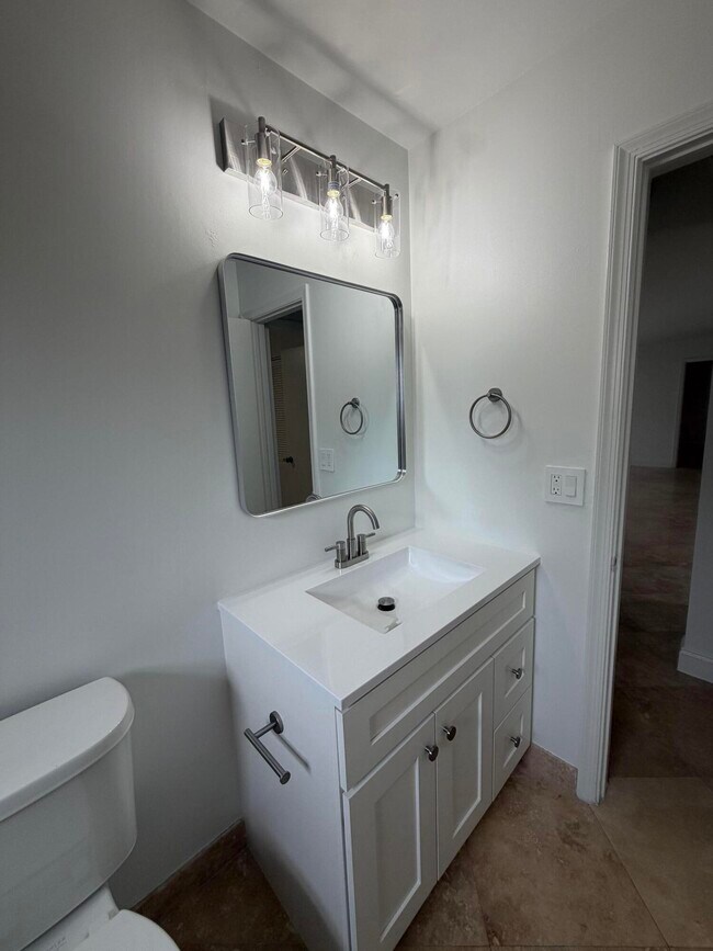 Building Photo - 9209 Southampton Pl