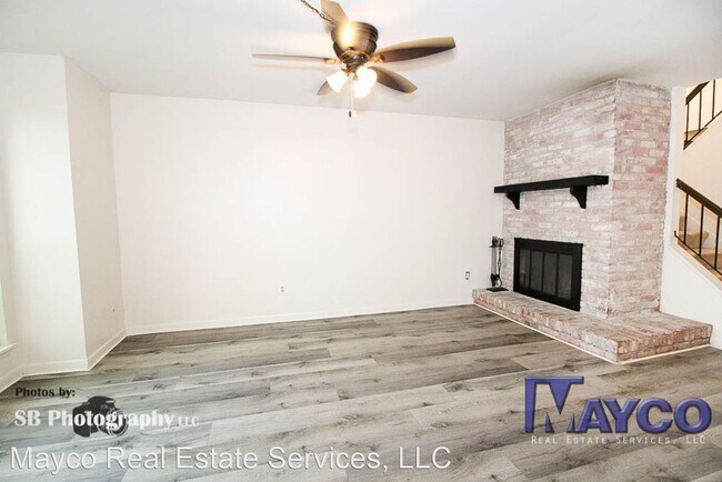 Building Photo - 3 br, 1.5 bath House - 10103 Carlsbad Dr.