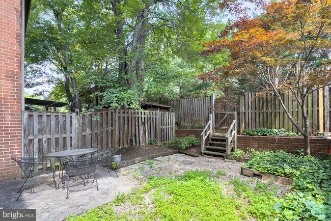 Building Photo - 4685 Forestdale Dr