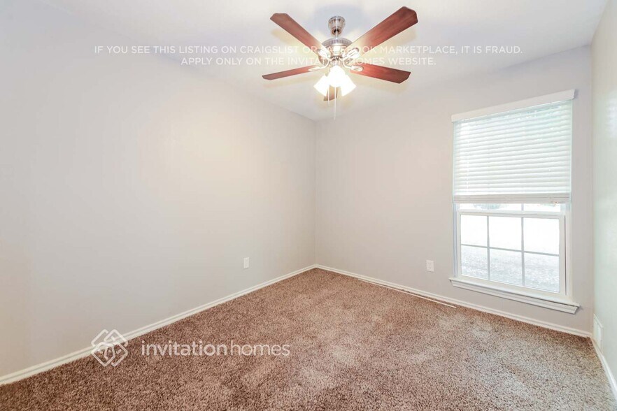 Building Photo - 611 Hanover Dr