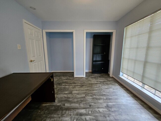 Building Photo - 1515 Desert Quail Ln