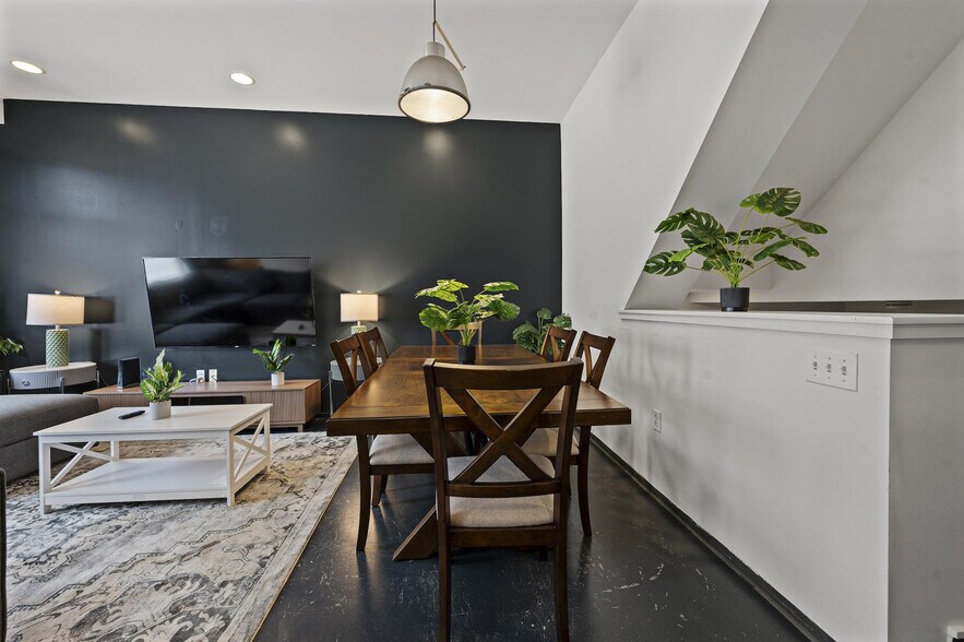 Building Photo - 160 E Berkeley St