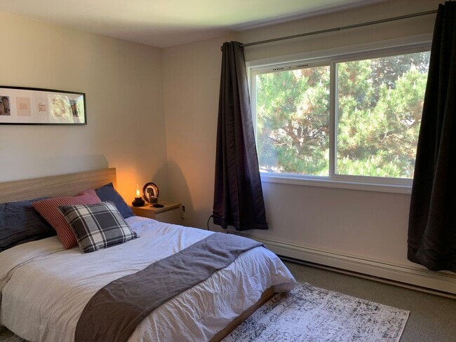 Building Photo - Gorgeous 2 Bed 1.5 Bath Condo For Rent