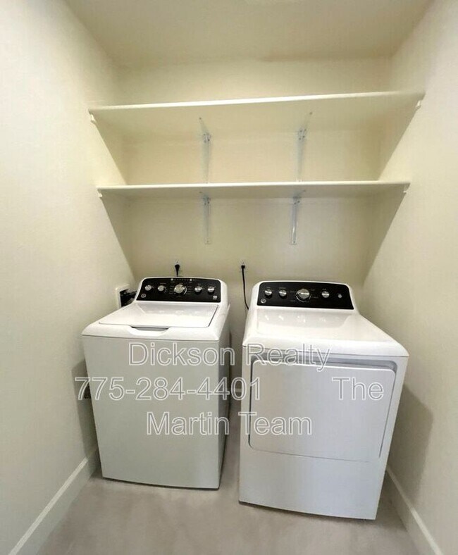 Building Photo - 904 Cascade Range Dr