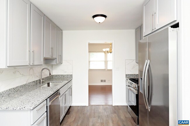 Building Photo - 909 Ridge St