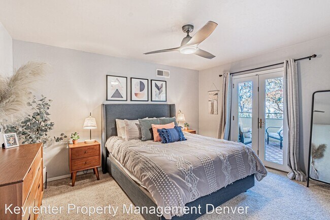 Building Photo - 2 br, 1 bath House - 700 N Washington St #207