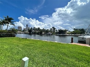 Building Photo - 301 Golden Isles Dr