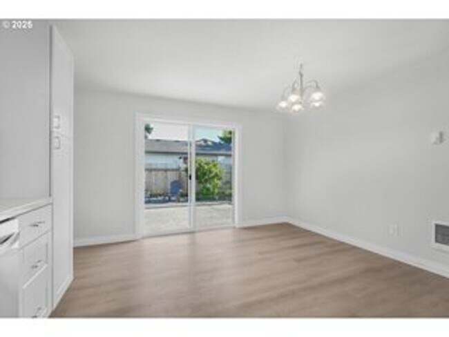 Building Photo - Beautifully Remodeled 3 Bedroom Home with ...