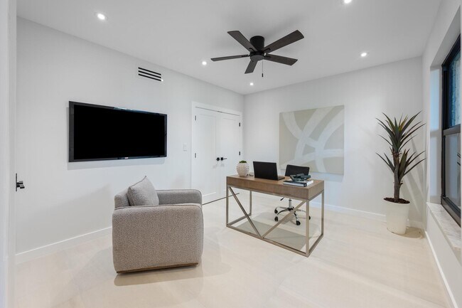 Building Photo - 800 Greensward Ct