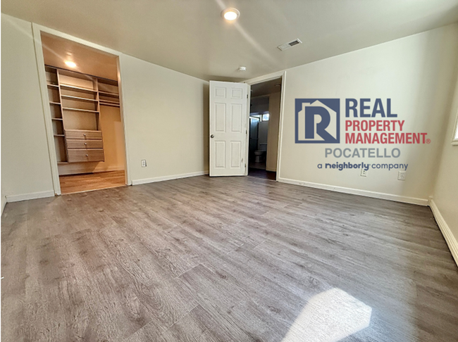 Building Photo - 3 bed 2 bath - 1 car garage - Bonus room -...