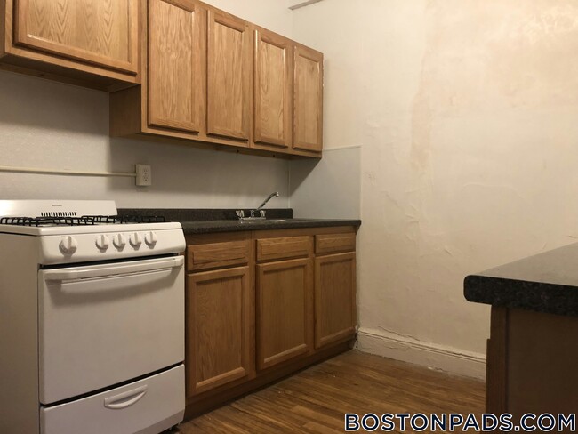 Building Photo - 1810 Commonwealth Ave