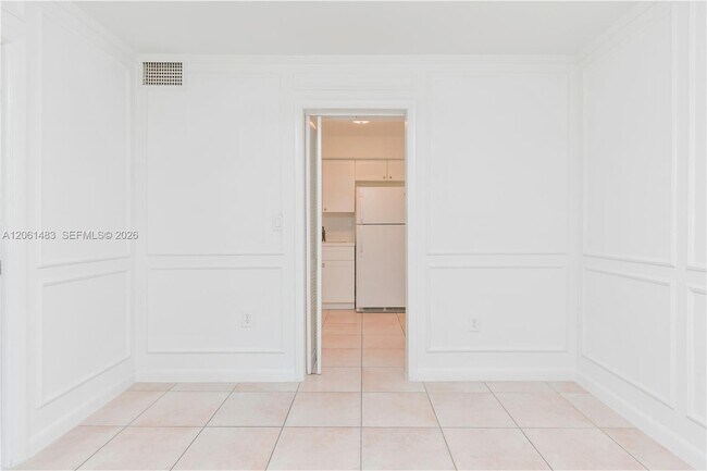 Building Photo - 3912 Ponce de Leon Blvd