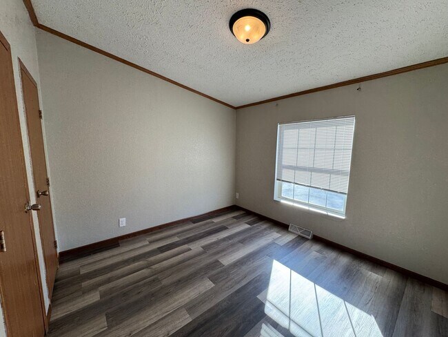 Building Photo - eld2006