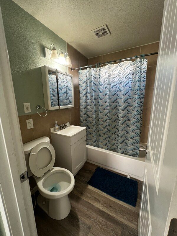 Building Photo - 122 S National Ave