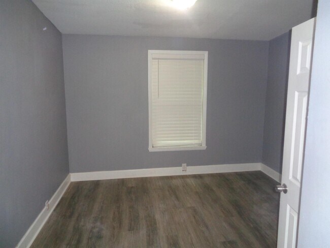 Building Photo - 3402 Lehigh Dr