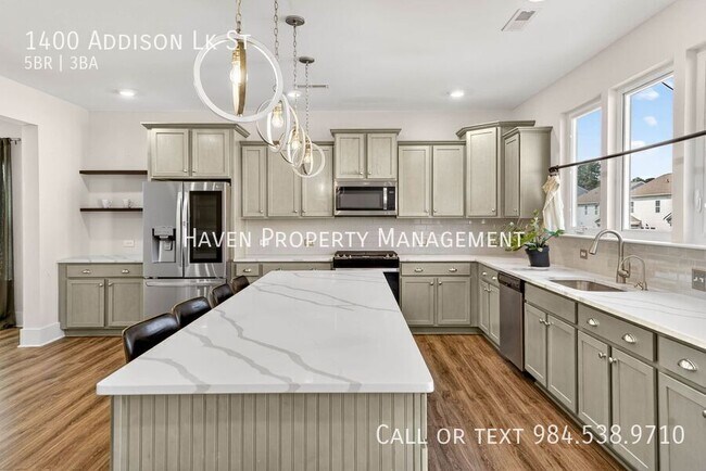 Building Photo - 1400 Addison Lk St
