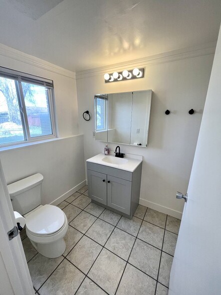Building Photo - 9620 Mumford Dr