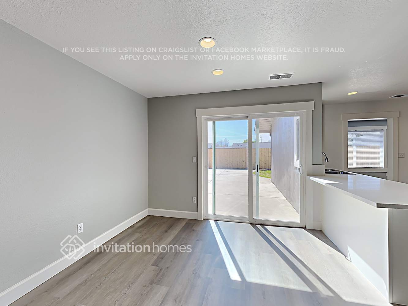Building Photo - 6085 Kingwood Cir