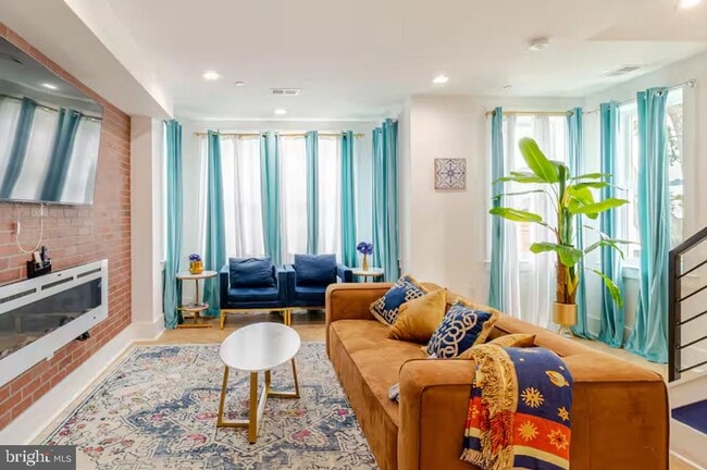 Building Photo - 1417 Montello Ave NE