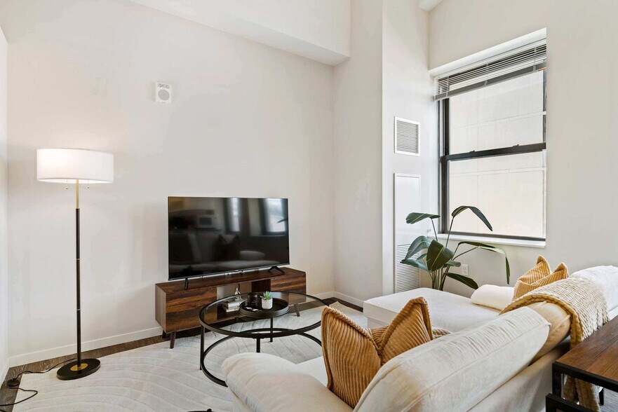 Building Photo - 309 Vine St