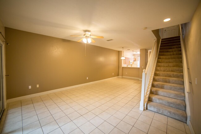 Building Photo - 943 NW 21 Ave