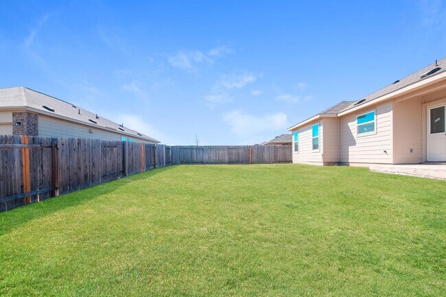 Building Photo - 110 Sophora Dr