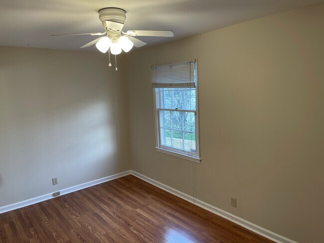 Building Photo - 2629 Blakemore Ave