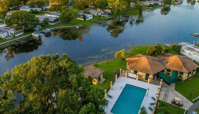 Building Photo - Cozy 1 bedroom in 55+ Resort Style Community