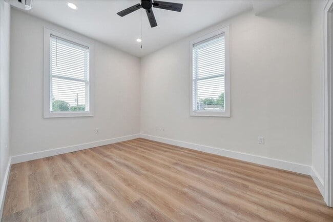 Building Photo - 2BR Apartment in Vinton - Premium Finishes!