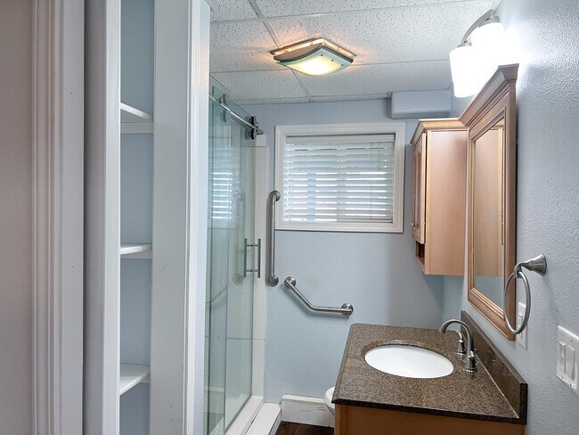 Building Photo - 4300 E 6th Ave