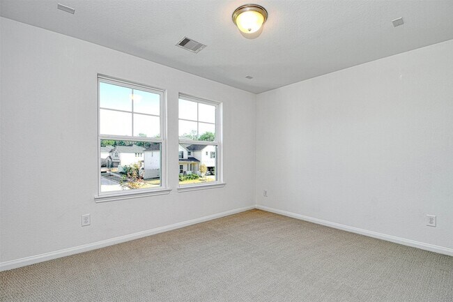 Building Photo - 17703 Rosette Grass Dr