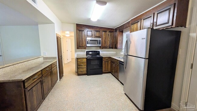 Building Photo - 2120 Curry Cir