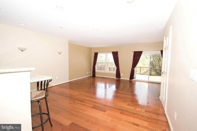 Building Photo - 419 Davis Ave SW