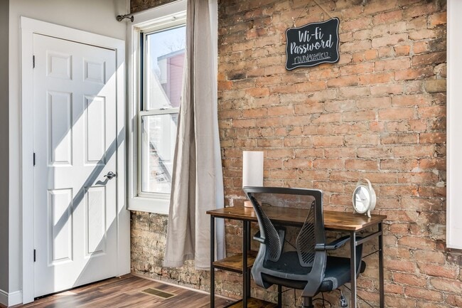 Building Photo - Urban Luxury with Stunning City Views – 2BR/2BA in Over-the-Rhine