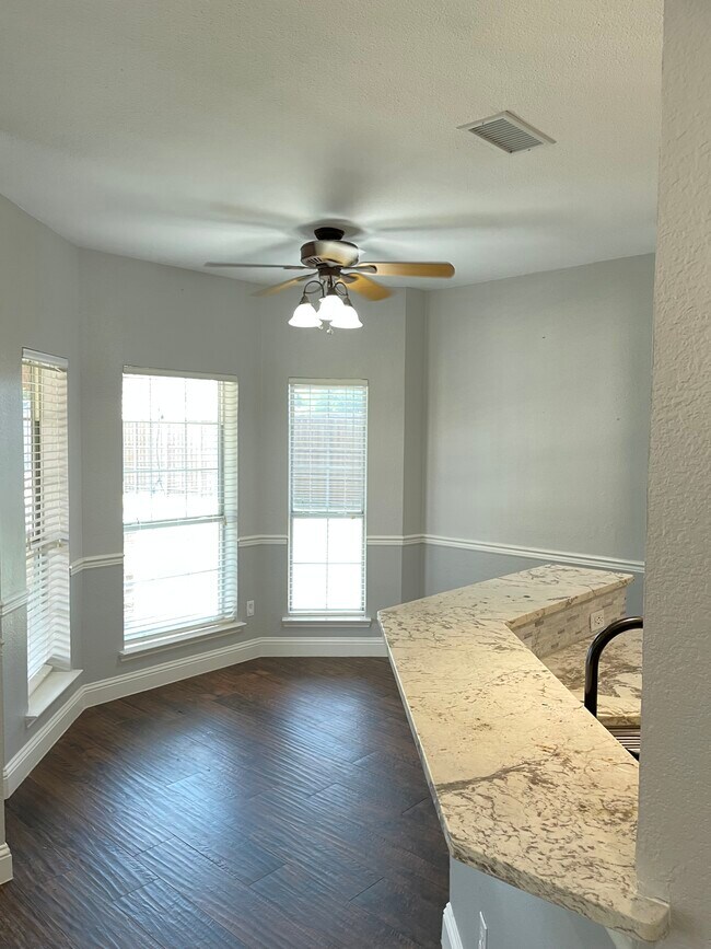 Building Photo - 6902 Wilhelmina Dr