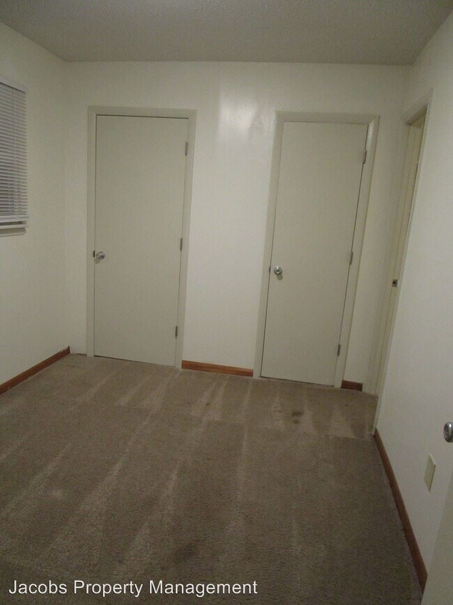 Building Photo - 6180 Circle Dr