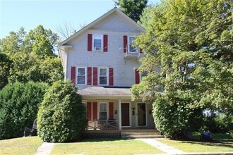 Building Photo - 136 Church St