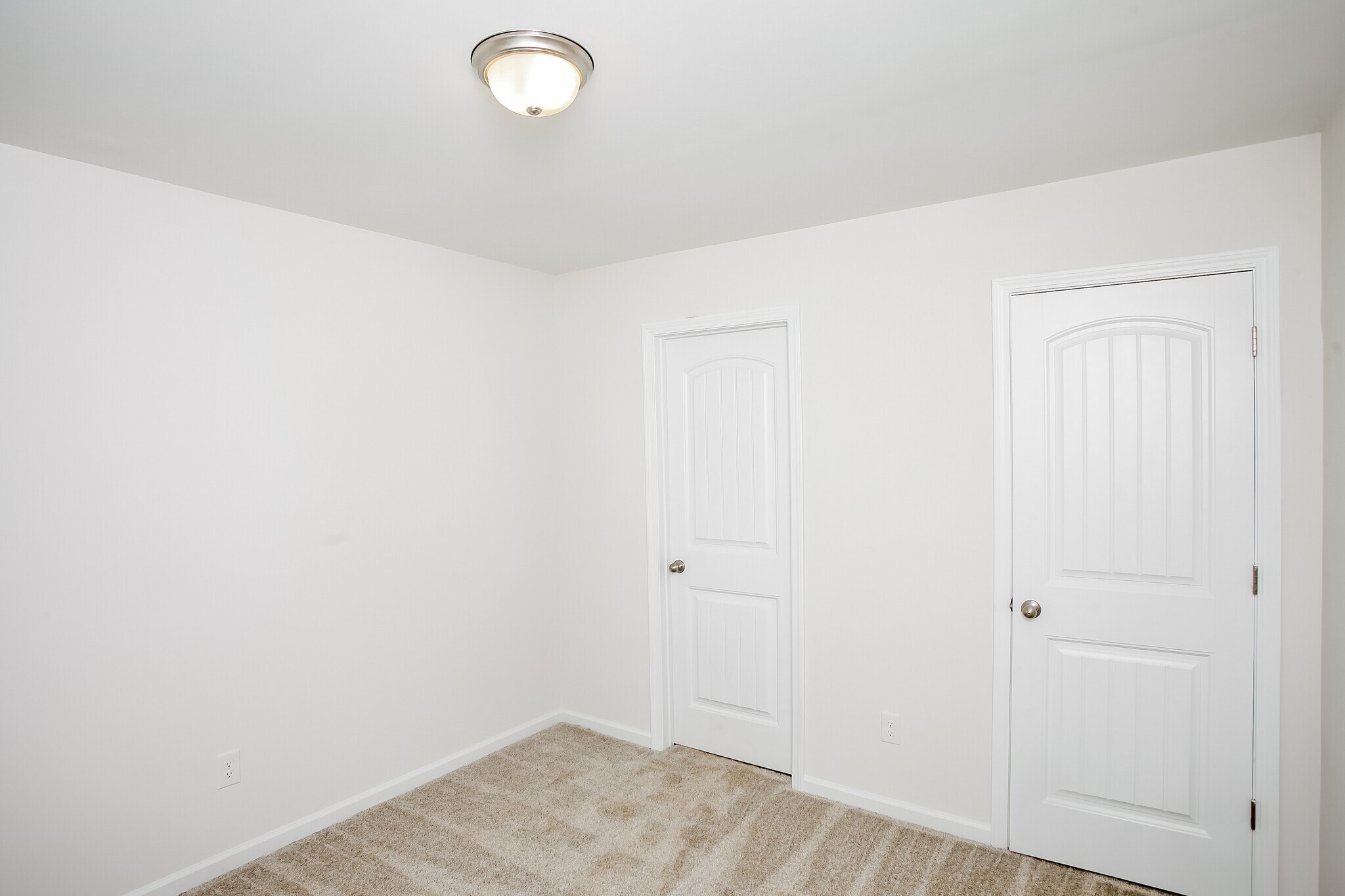 Building Photo - 490 Conifer St