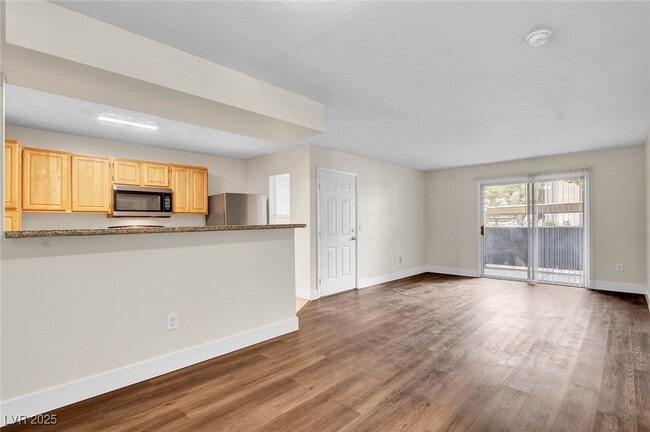 Building Photo - 5055 W Hacienda Ave