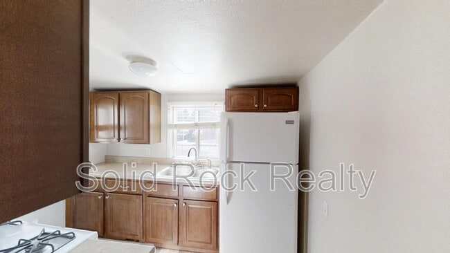 Building Photo - 2436 E Monument St