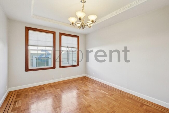 Building Photo - 16 Dunsmuir St