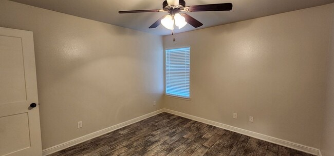 Building Photo - Gorgeous 3 bed/2 bath in Trimmier Estates ...