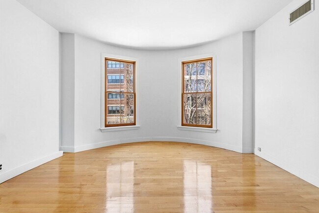 Building Photo - 298 Columbus Ave