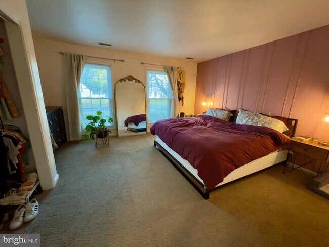 Building Photo - 211 Eagle View Ln