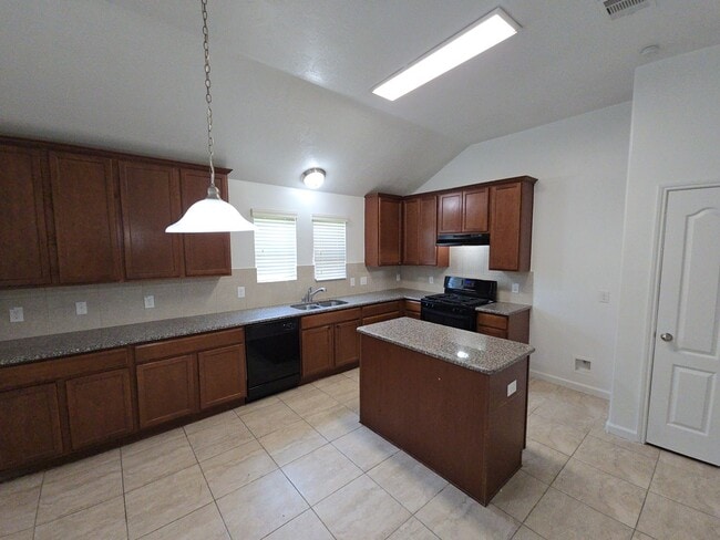 Building Photo - 1306 Squire Dr