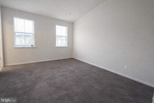 Building Photo - 210 Southwind Dr