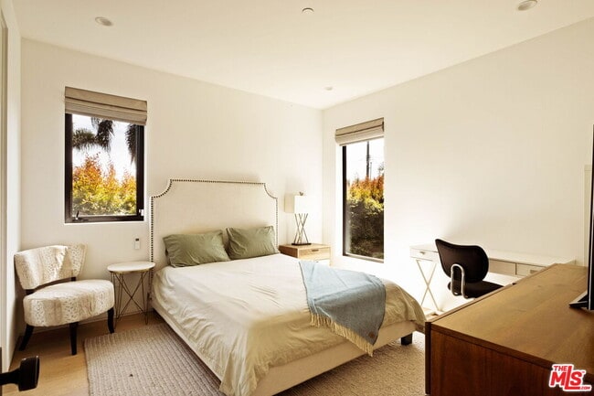 Building Photo - 2137 Glyndon Ave